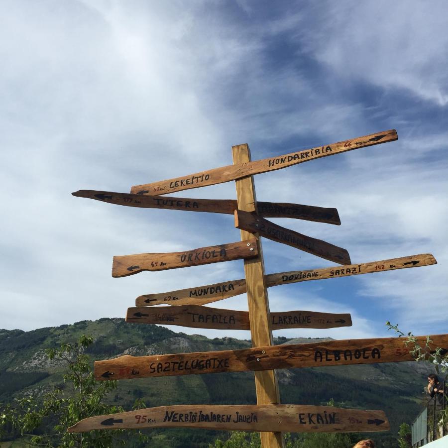 Abaraxka Hostel Disfruta La Via Verde Del Urola Hasta La Playa - Naturaleza Montanas Y Riqueza Cultural Аскойтиа Экстерьер фото