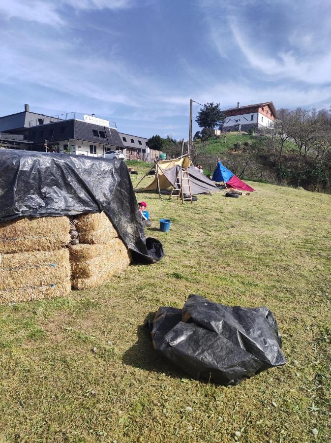 Abaraxka Hostel Disfruta La Via Verde Del Urola Hasta La Playa - Naturaleza Montanas Y Riqueza Cultural Аскойтиа Экстерьер фото