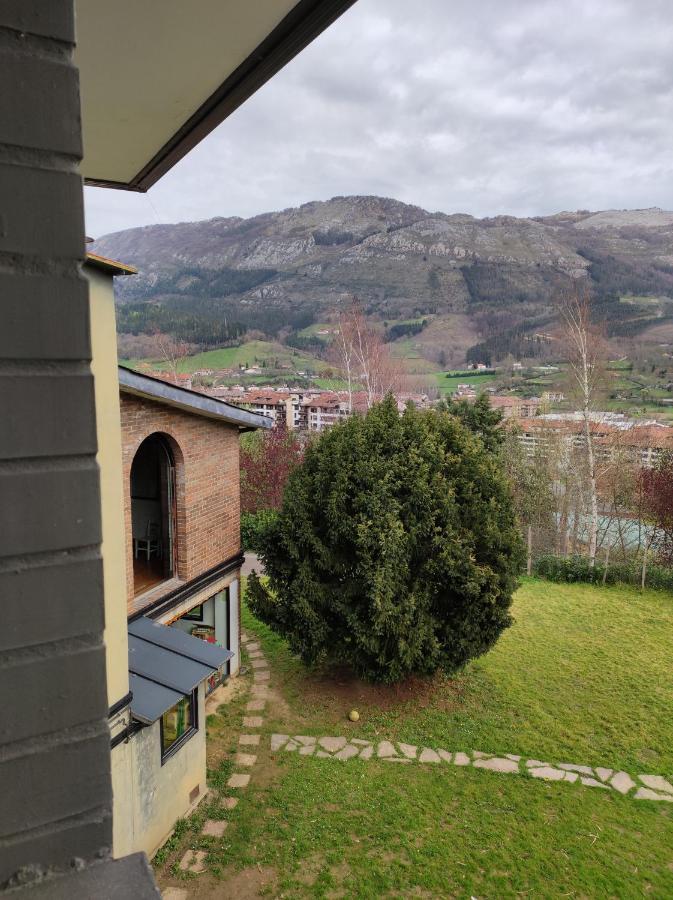 Abaraxka Hostel Disfruta La Via Verde Del Urola Hasta La Playa - Naturaleza Montanas Y Riqueza Cultural Аскойтиа Экстерьер фото