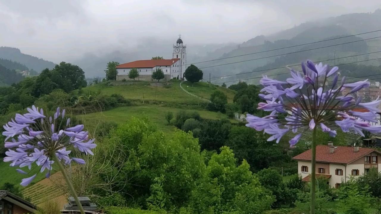Abaraxka Hostel Disfruta La Via Verde Del Urola Hasta La Playa - Naturaleza Montanas Y Riqueza Cultural Аскойтиа Экстерьер фото