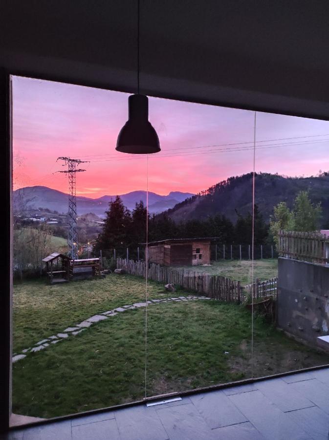 Abaraxka Hostel Disfruta La Via Verde Del Urola Hasta La Playa - Naturaleza Montanas Y Riqueza Cultural Аскойтиа Экстерьер фото